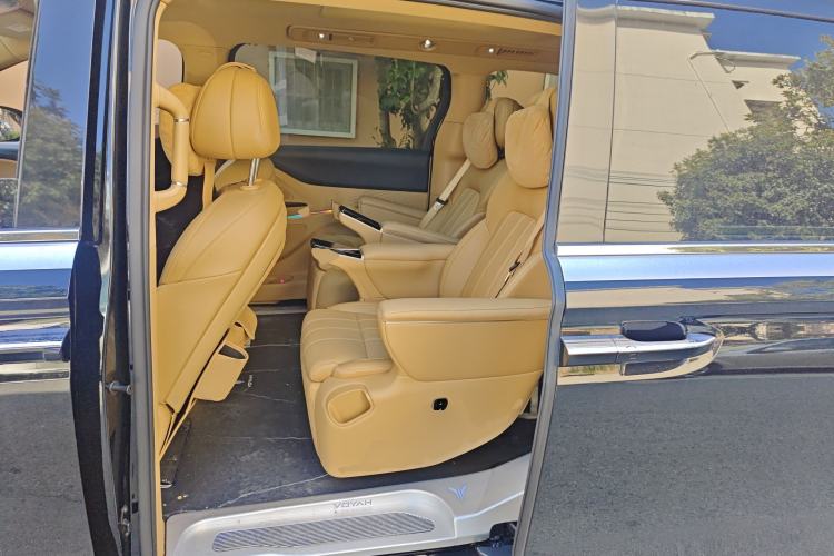 Used VOYAH Dream 2025 PHEV Four-Wheel Drive Excellence Kunpeng Edition Left Rear Seat