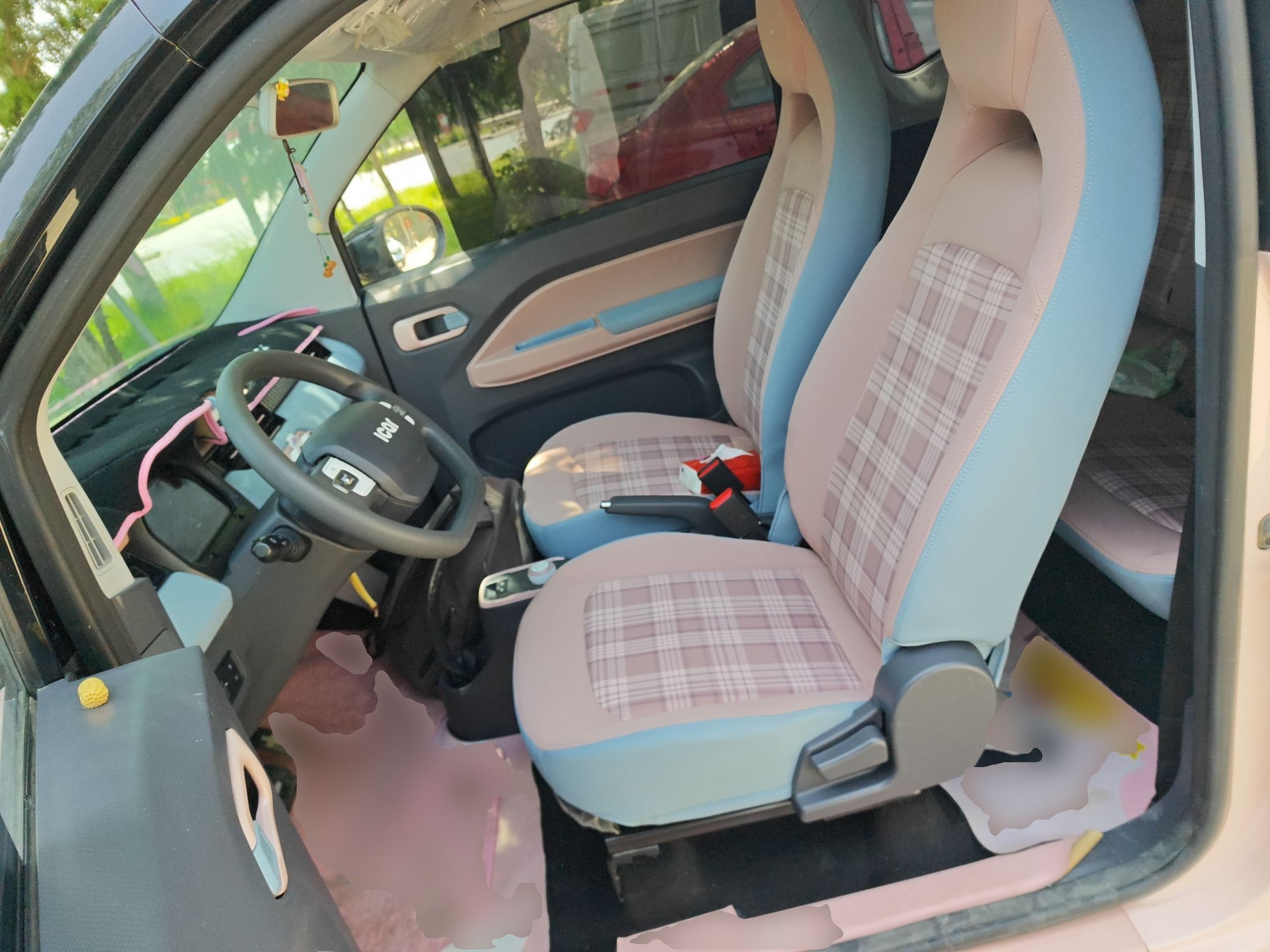 Переднее сиденье в автомобиле