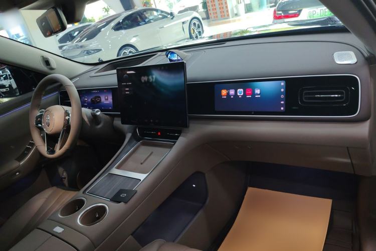 Used Hima AITO M7 2026 Model Range-Extending Ultra All-Wheel Drive 6-Seater Version Center Console