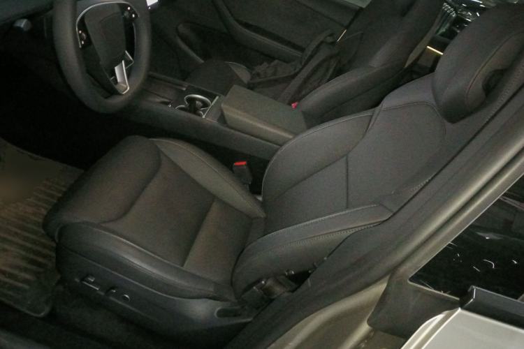 Used Tesla Model Y L 2025 Model Long-Range All-Wheel-Drive Version
