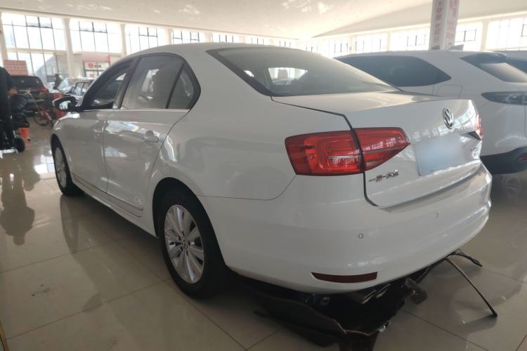 Used Volkswagen Sagitar 2015 230TSI Automatic Comfort Version
