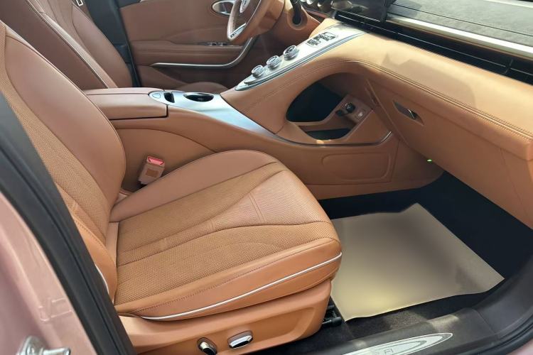 Used ORA Lightning Cat 2022 555 km Luxury Edition