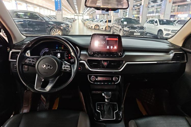 Used Kia Sportage R 2018 2.0L Automatic Smart Luxury Version China V Standard Center Console