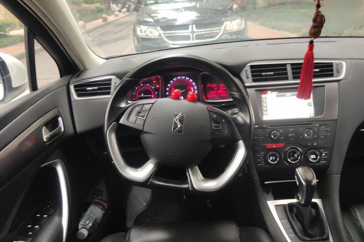 Used DS 5LS 2014 1.6T Elegant Version THP160