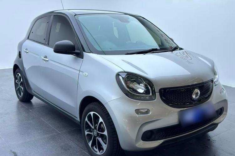 Used smart forfour 2016 1.0L 52 kW Passion Edition
