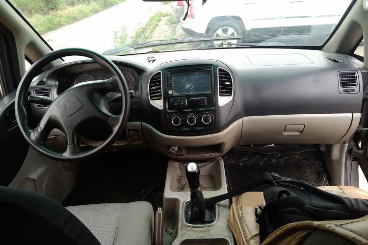 Used FORTHING Lingzhi 2016 V3 1.5L 5-Seater Special Offer Model Center Console