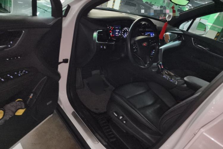 Used Cadillac XT6 2022 2.0T Six-Seater Four-Wheel-Drive Luxury Standard Edition Driver Seat