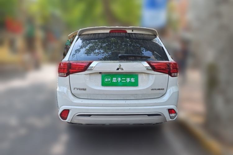 Used Mitsubishi Outlander 2021 2.0L Two-Wheel Drive Comfort Edition 7 Seats