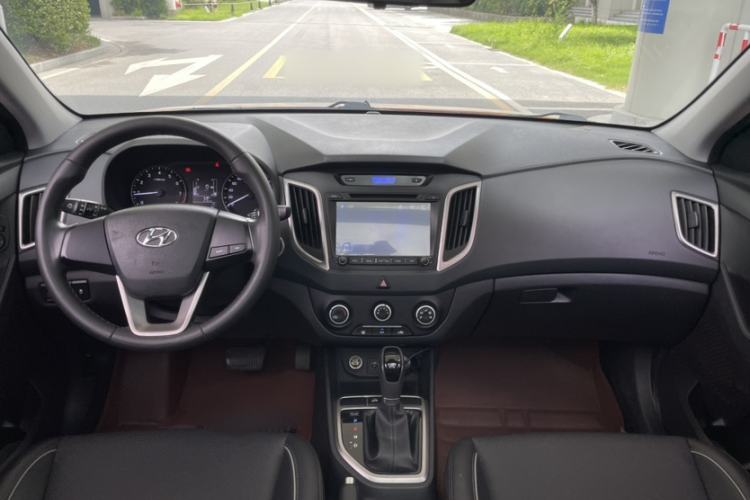 Used Hyundai ix25 2015 1.6L Automatic Two-Wheel Drive Smart GLS Trim Interior 9