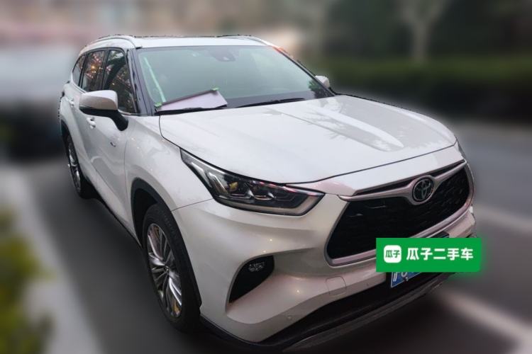 Used Toyota Highlander 2024 2.5L Smart Electric Hybrid Dual-Engine Four-Wheel Drive Prestige Version – 7 Seats Front Right 45 Deg