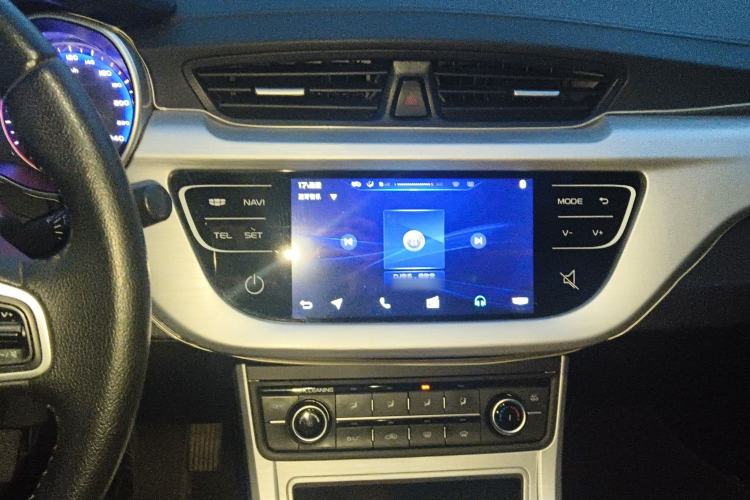 Used Geely Auto Vision 2019 Upgraded Model 1.5L Manual Luxury Version China V Standard