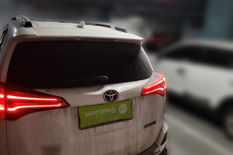 Used Toyota RAV4 2016 2.0L CVT Two-Wheel Drive Fashion Edition China V Standard