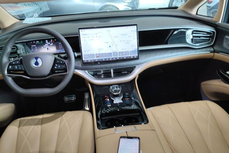 Used Denza D9 2025 DM-i Smart Drive 1020 Four-Wheel Drive Deluxe Model
