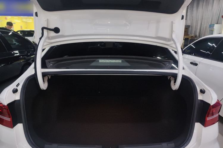 Used Volkswagen Lavida 2019 280TSI DSG Comfort Edition China VI standard Trunk