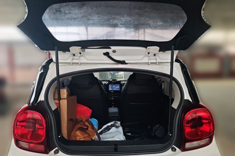 Used Roewe Clever 2021 302km All-Round Version Trunk