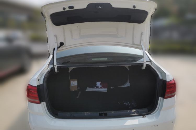 Used Volkswagen Lavida 2015 1.6L Automatic Comfort Edition
