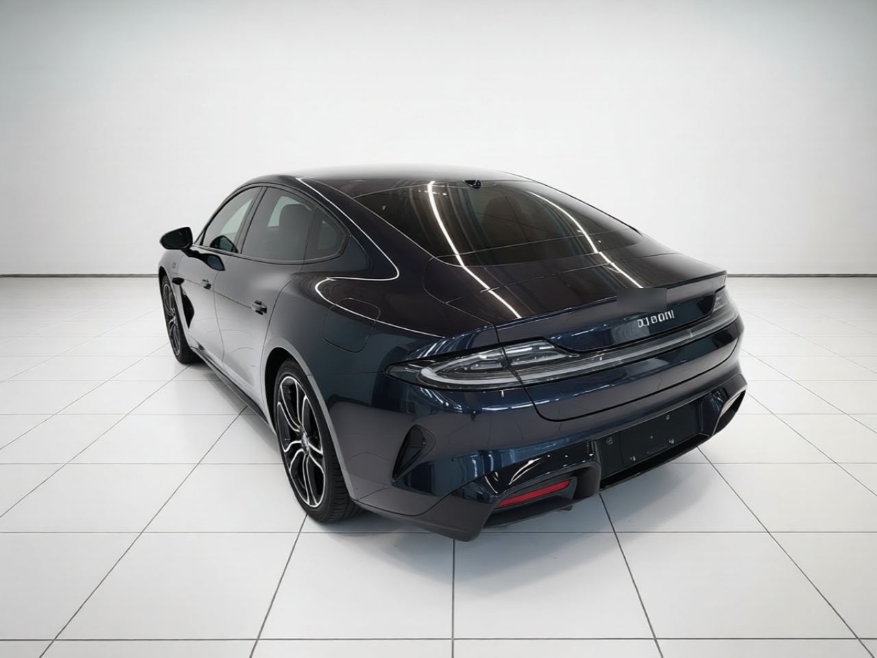 Xiaomi Auto SU7 2024 Rear-Drive Long-Range Intelligent Driving Version — снимка 4