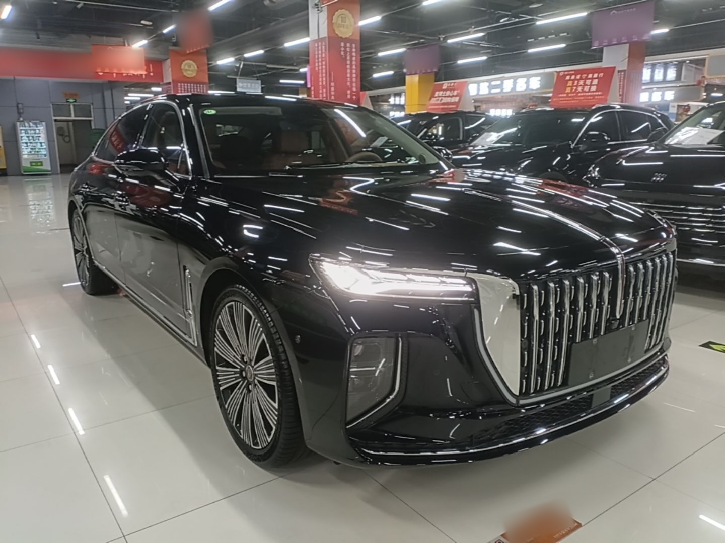 Hongqi H9 2025 2.0T Two-Wheel-Drive Flagship Luxury Business Edition 5 Seats — снимка 3
