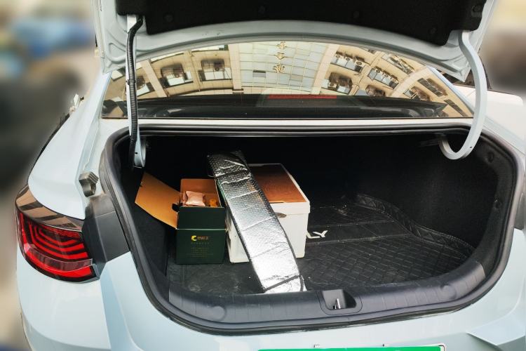 Used Geely Auto Emgrand L HiP 2024 Longteng Edition 1.5TD-DHT Pro 100KM Excellence Model