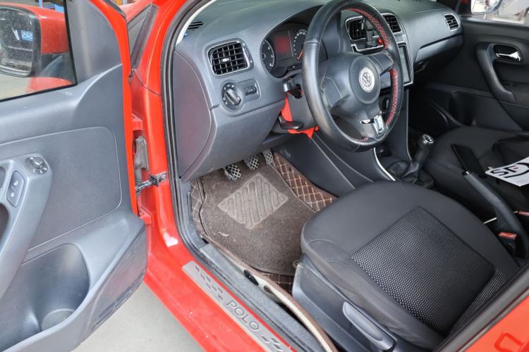 Used Volkswagen Polo 2011 1.4L Manual ZhiShang Edition Driver Seat