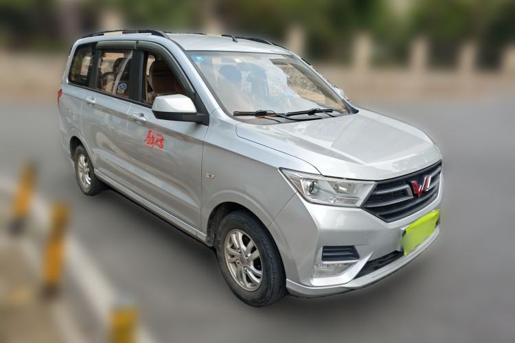 Used Wuling Hongguang 2019 1.5L S Comfort Edition China VI LAR Front Right 45 Deg