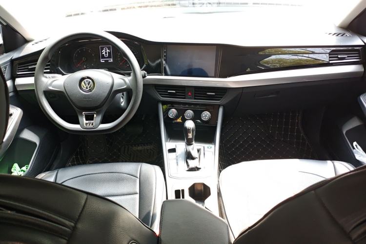 Used Volkswagen Bora 2019 1.5L Automatic Fashion Model Interior 2