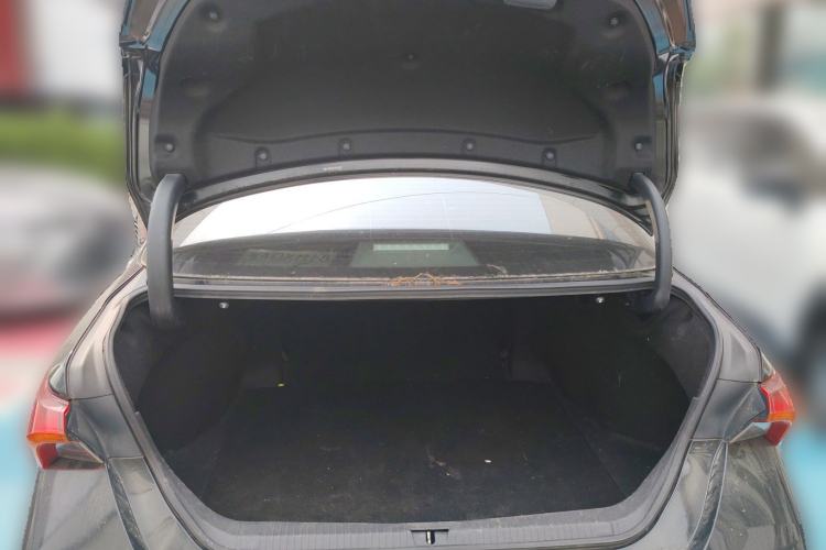 Used Toyota Avalon 2019 2.0L Luxury Edition China VI Standard Trunk