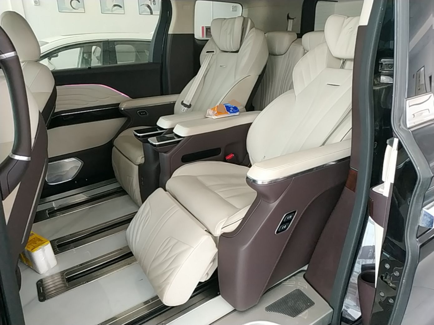 Hongqi HQ9 2023 2.0T Smart Connect Flagship Edition - Chinese Trim Ling — снимка 20