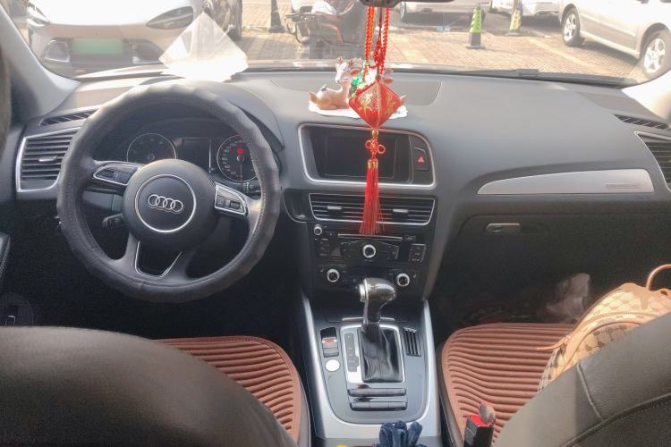 Used Audi Q5 2017 Plus 40 TFSI Technology Model
