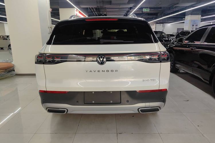 Used Volkswagen Tavendor 2023 330TSI Luxury Touring Edition