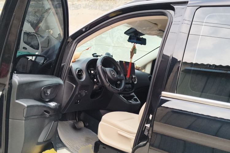 Used Mercedes-Benz Vito 2023 2.0T Elite Version 7 Seats
