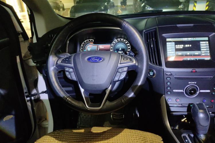 Used Ford Edge 2015 2.0T GTDi Four-Wheel Drive Prestige Model Steering Wheel