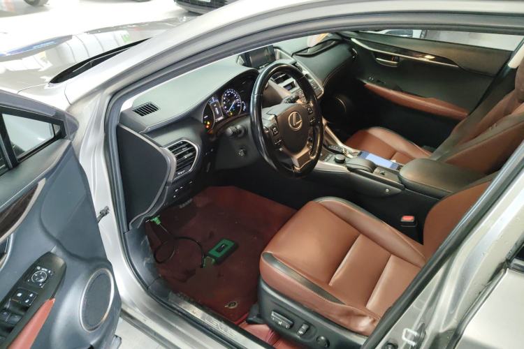 Used Lexus NX 2015 300h All-Wheel-Drive Fēngzhì Edition
