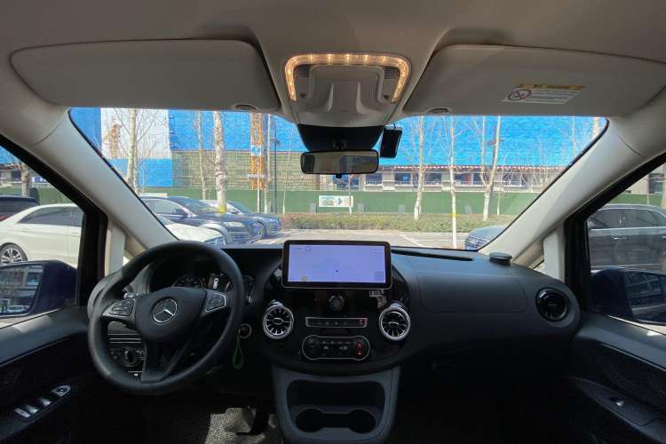 Used Mercedes-Benz Vito 2023 2.0T Elite Version 7 Seats
