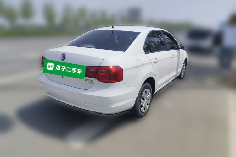 Used Volkswagen Jetta 2015 Value Edition 1.6L Manual Fashionable Style
