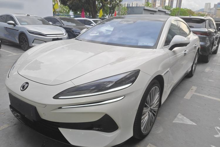 Used Denza Z9 2024 1100 km All-Wheel-Drive Ultra Version