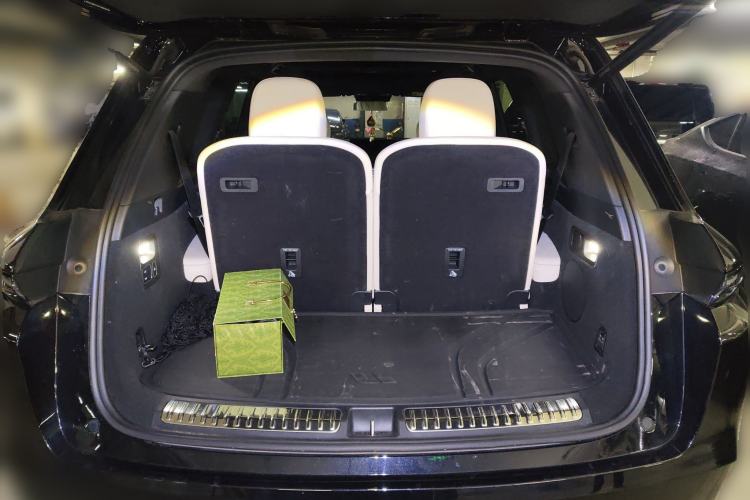 Used Li Auto L8 2023 Pro Model
