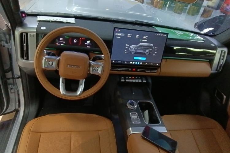 Used iCAR V27 2026 Model 200KM Four-Wheel Drive Falcon 500