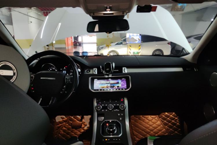 Used Land Rover Range Rover Evoque 2018 240 PS SE Smart Brilliance Edition
