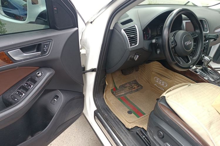 Used Audi Q5 2018 Collector's Edition 40 TFSI Technology Model
