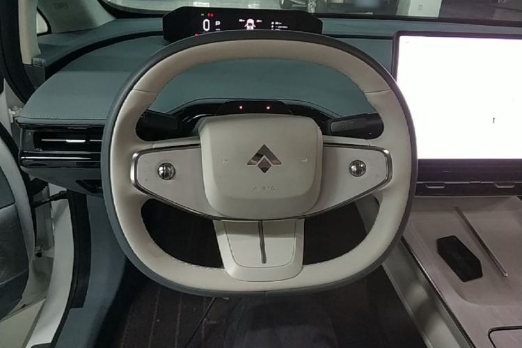 Used Hyptec GT 2023 560 Rear-Drive Tech Edition Steering Wheel