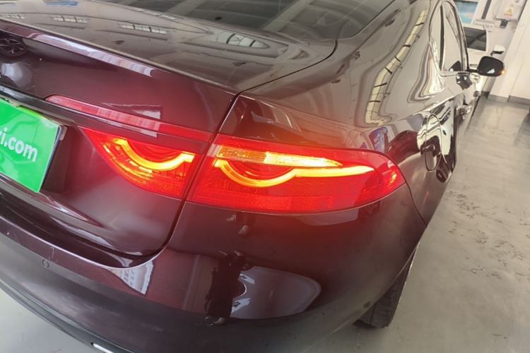 Used Jaguar XFL 2020 XFL 2.0T P200 Two-Wheel-Drive Rally Flag Edition
