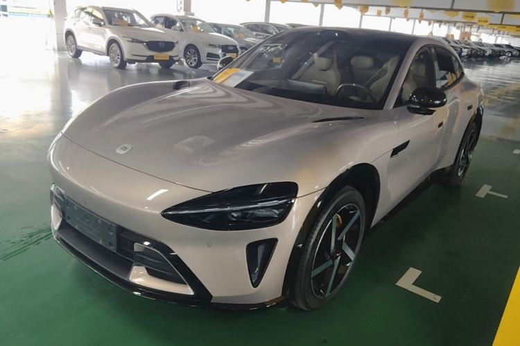 Ojetý Xiaomi Auto YU7 2025 Ultra-Long Range High-Performance All-Wheel-Drive Max Edition