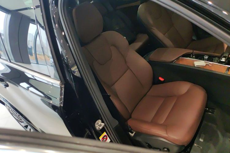 Used Volvo XC90 2024 B5 SmartDrive Luxury Edition 5 Seats