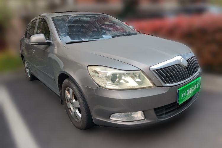 Used Skoda Octavia 2013 1.6L Automatic Elegance Edition Front Right 45 Deg