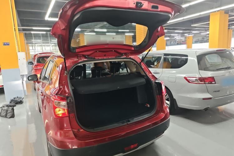 Used Suzuki S-Cross 2014 1.6L CVT Two-Wheel Drive Elite Version Trunk