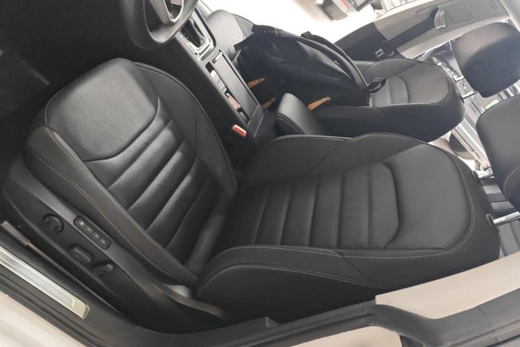 Used Volkswagen FAW-Volkswagen CC 2023 Hunting Vehicle 380TSI Hunter's Heart Edition