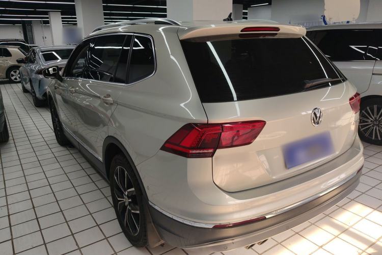 Used Volkswagen Tiguan L 2017 330TSI Automatic Two-Wheel Drive Flagship Edition Rear Left 45 Deg