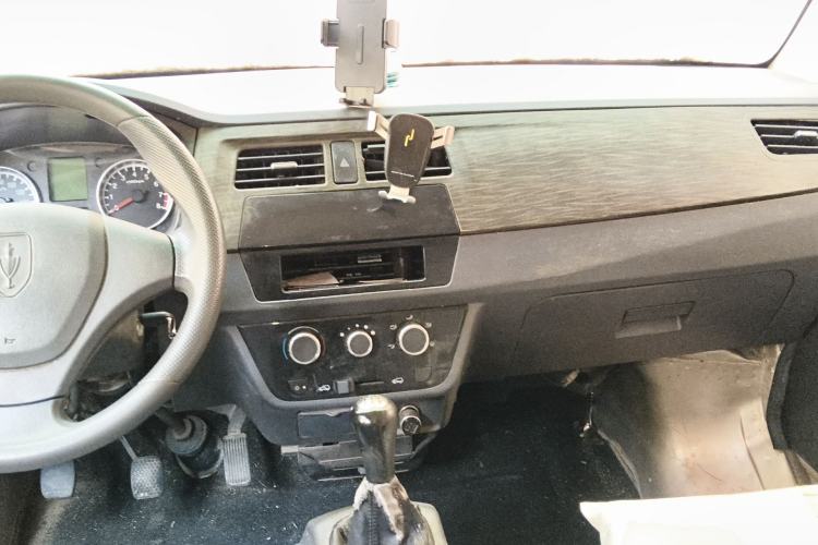 Used Jinbei Hiace X30 2021 1.5L Standard Version Air-Conditioning-Free Bus China VI Emission Standard SWC15M Center Console