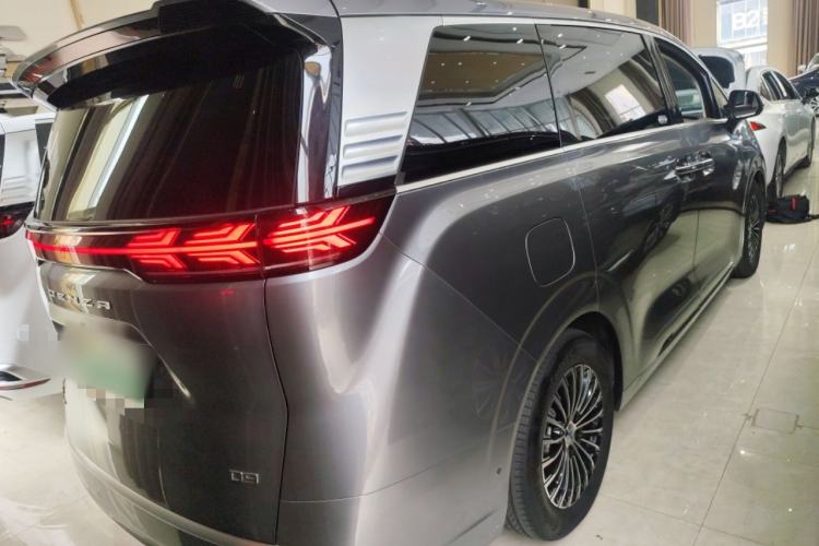 Used Denza D9 2022 DM-i 970 Four-Wheel Drive Flagship Model
